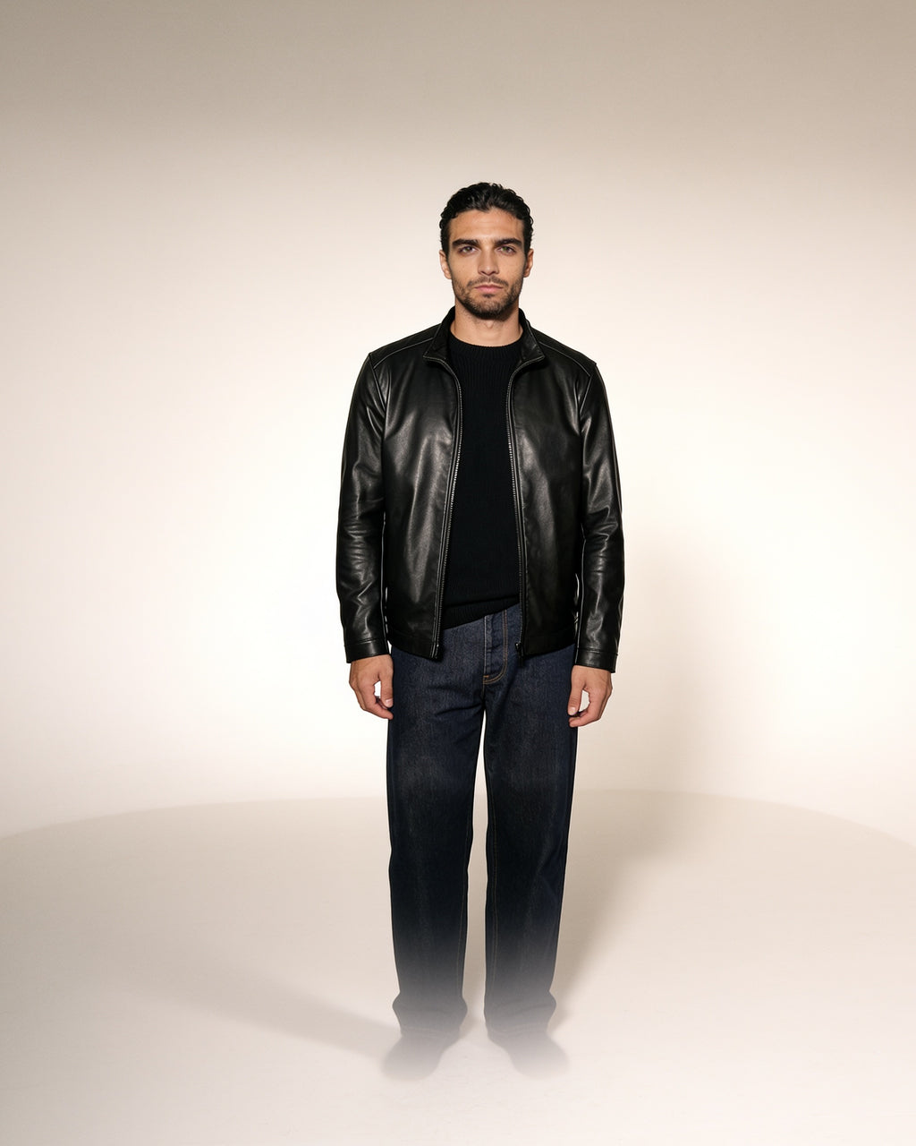 Lineare Moto — worn by a model, front view, studio